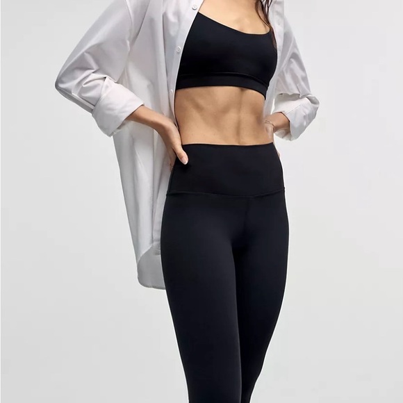 Lululemon Capri Crop Workout Bottom - Picture 2 of 6